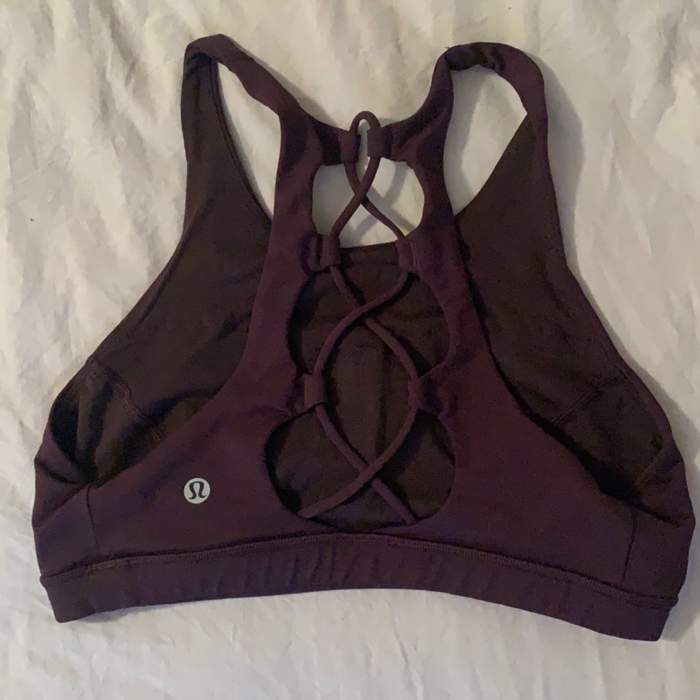 Lululemon sports bra